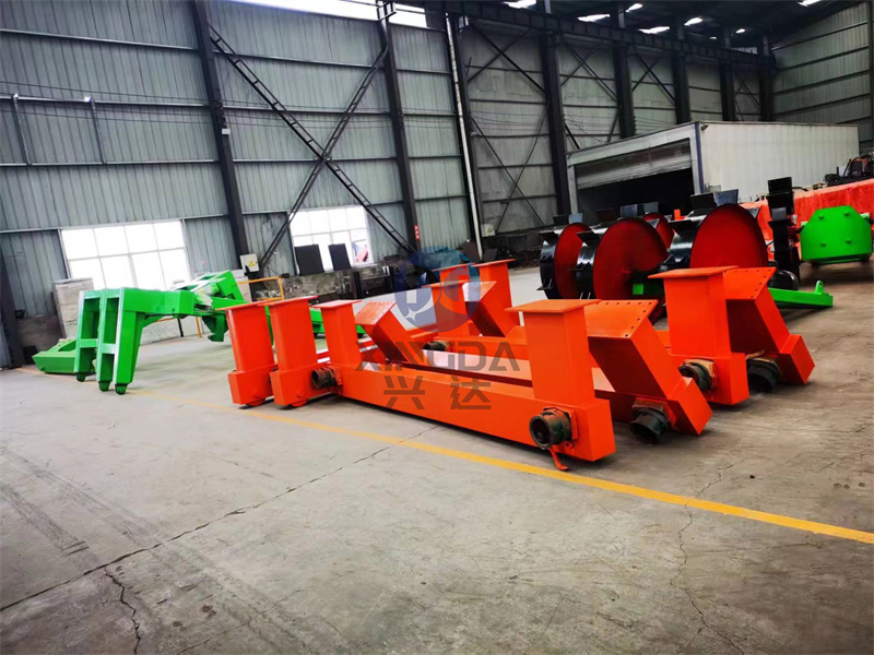 为聊城客户打造的有机肥翻抛设备链板式翻抛机的设计特点