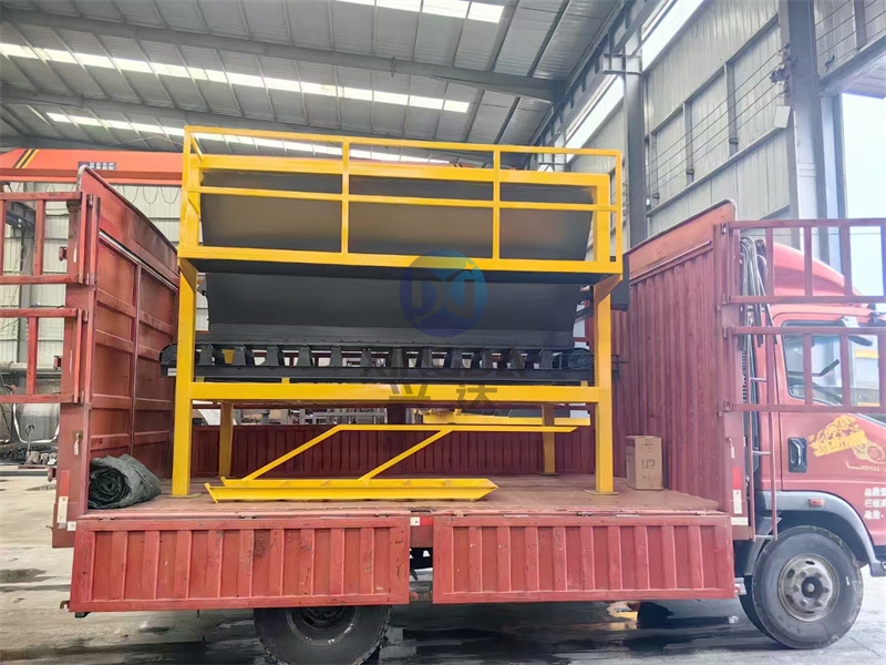 有机肥料仓粉碎一体机是如何对物料进行粉碎的