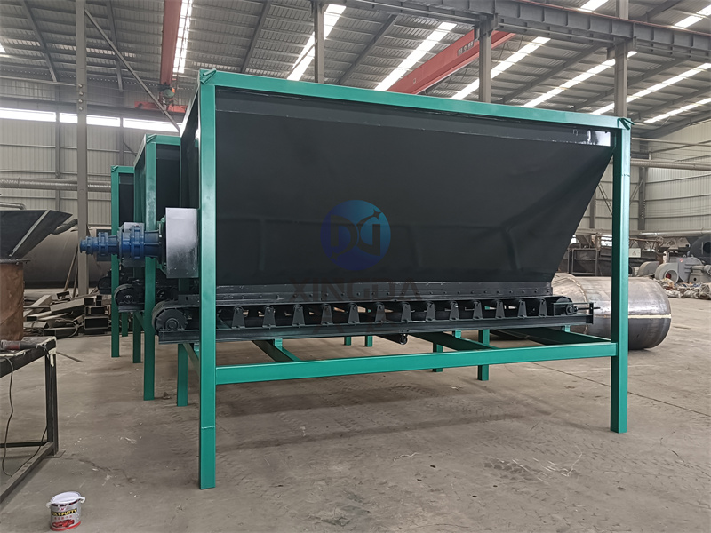 按邢台客户要求制作的有机肥铲车料仓的设计特点