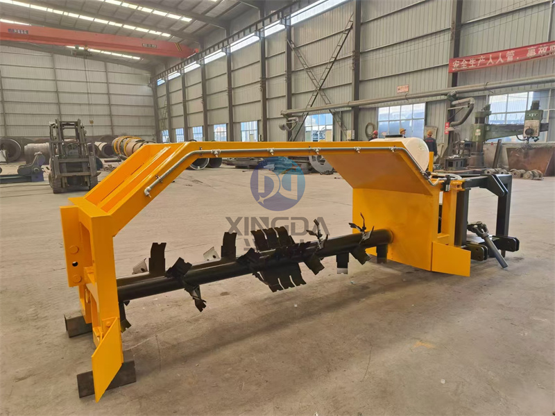 有机肥生产线中不可缺少的有机肥设备牵引式翻抛机