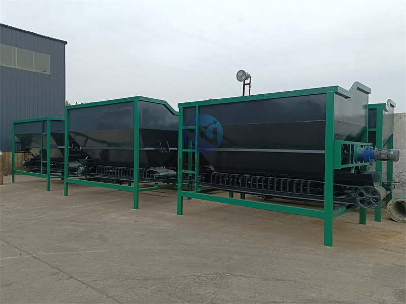 泰安客户定制的有机肥铲车料仓的日常操作方法