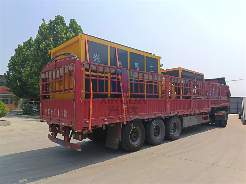 鸡粪有机肥生产线设备发货现场