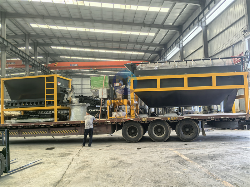 年产2万吨污泥有机肥生产线发货现场