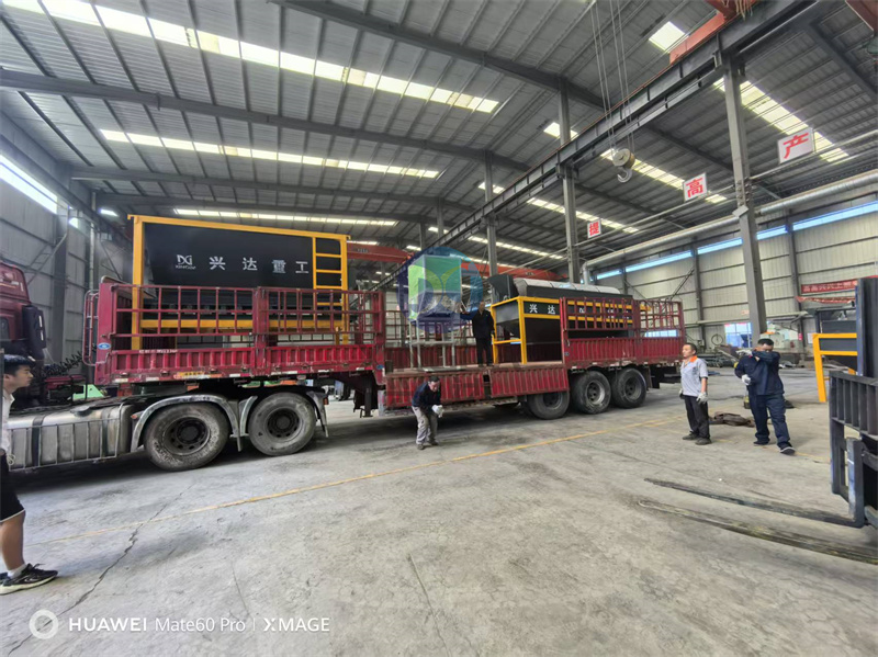 ���1��ֵķۼ��л��������߷����ֳ�